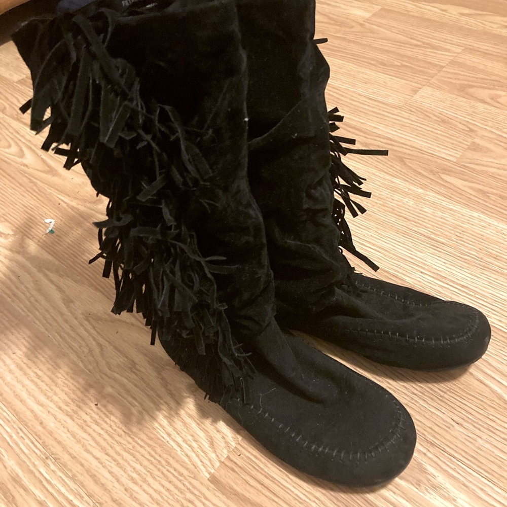 Friends-14 Size 6.5 knee high moccasins